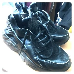 Nike Huraches Blk Women’s 8.5 Men’s 7